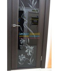 Фото установленной Раздвижная дверь Твигги V4, со стеклом, цвет Cappuccino Veralinga
